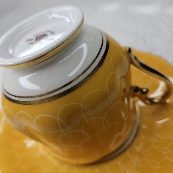 Royal Albert Crown Bone England China Teacup Saucer YELLOW GOLD w/White Swirls - Picture 15 of 16